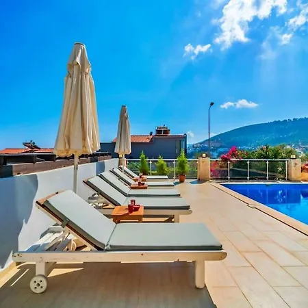Deniz Manzarali Lara Lueks Villa *