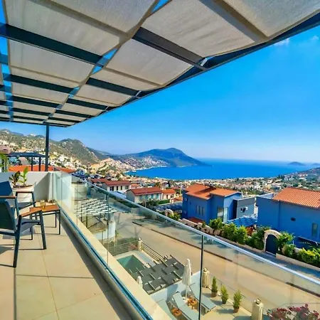 Deniz Manzarali Lara Lueks Villa