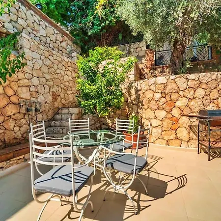 Deniz Manzarali Lara Lueks Villa