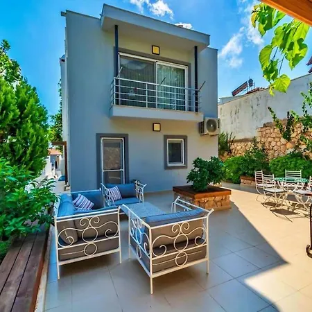 Villa Deniz Manzarali Lara Lueks *